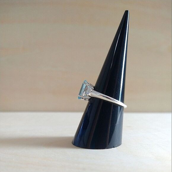 Sky Blue Topaz Solitaire Ring - Picture 4 of 12